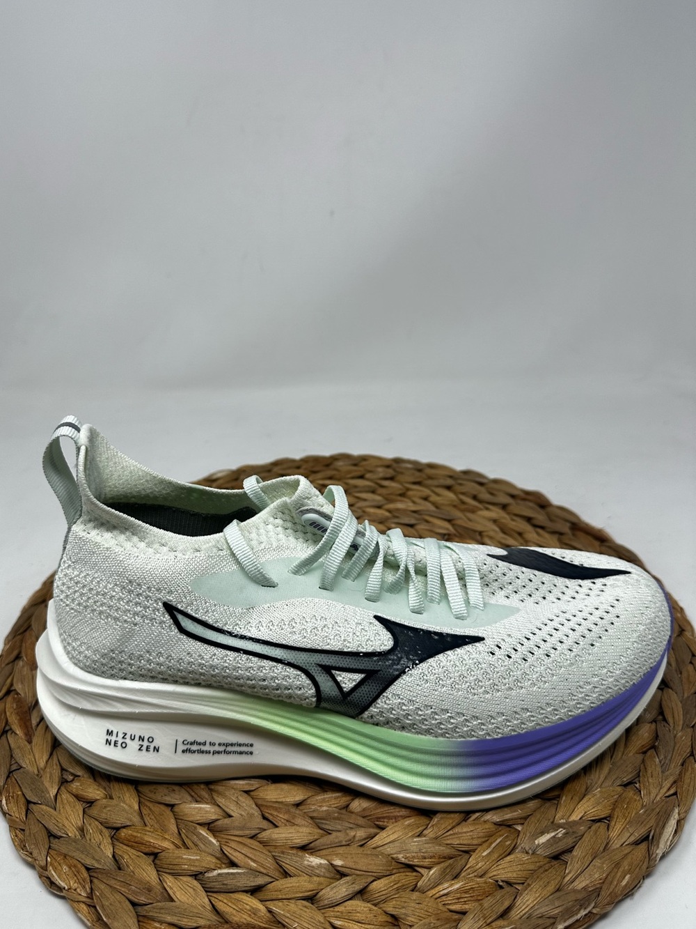 Mizuno Neo Zen Running Shoes Mint Ink White Size 8.5 Women's